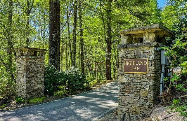 307 Old Bear Ridge Rd, Scaly Mountain, NC 28775