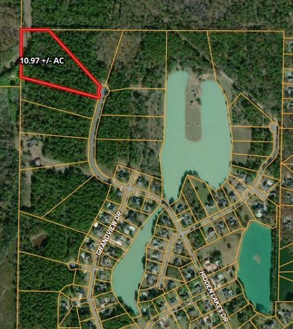 321 Hidden Lakes Dr, Albany, GA 31721