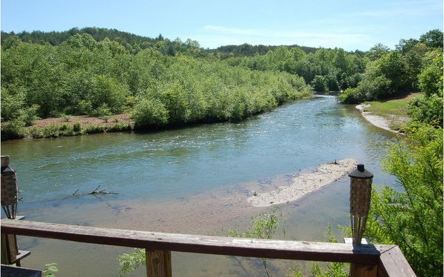 133 River Front Dr, Copperhill, TN 37317
