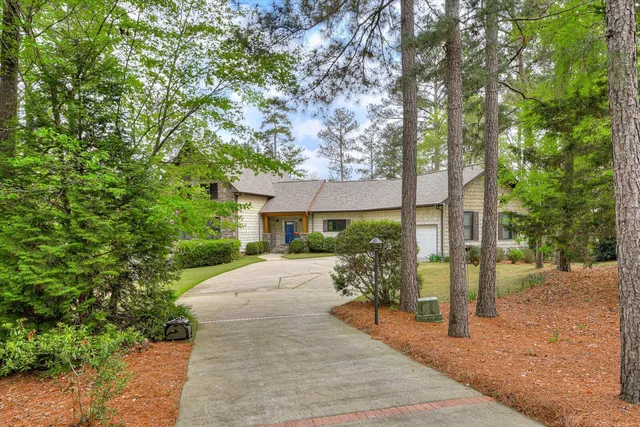 207 Rosewood Lane, Mc Cormick, SC 29835
