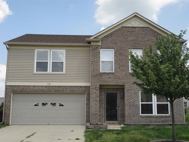 558 Streamside Dr, Greenfield, IN 46140