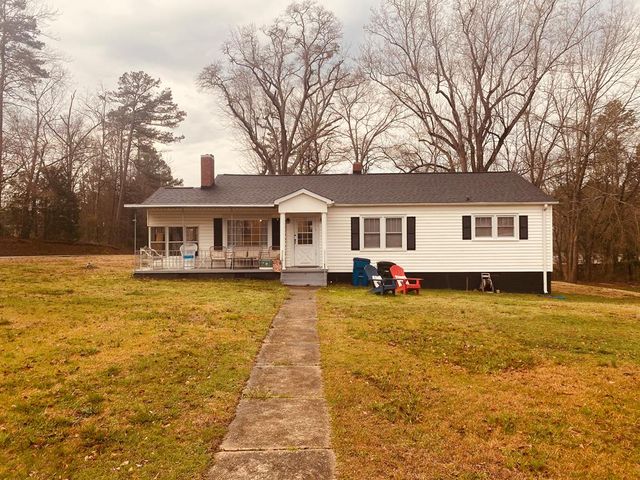 127 S  Greenwood Ave, Ware Shoals, SC 29692