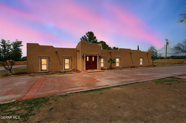 1067 Gardner Rd, El Paso, TX 79932