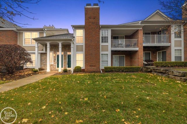 44755 Marigold Dr #234, Sterling Heights, MI 48314