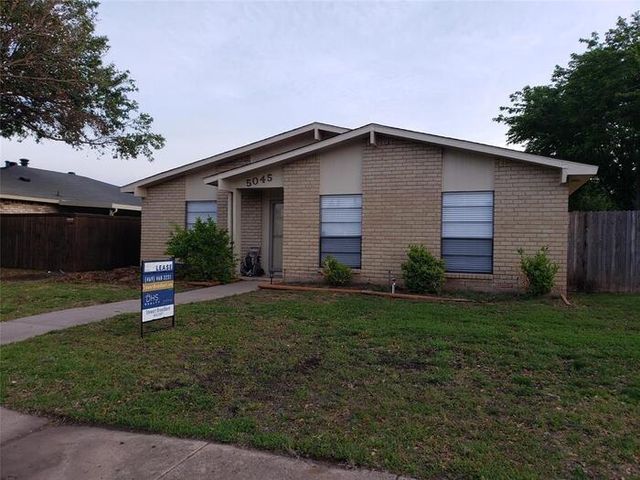 5045 Shannon Dr, The Colony, TX 75056