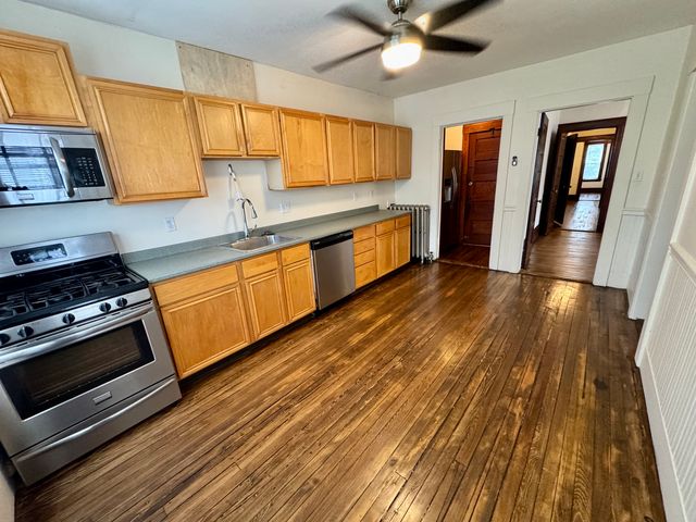 9 Fairfield St #2R, Cambridge, MA 02140