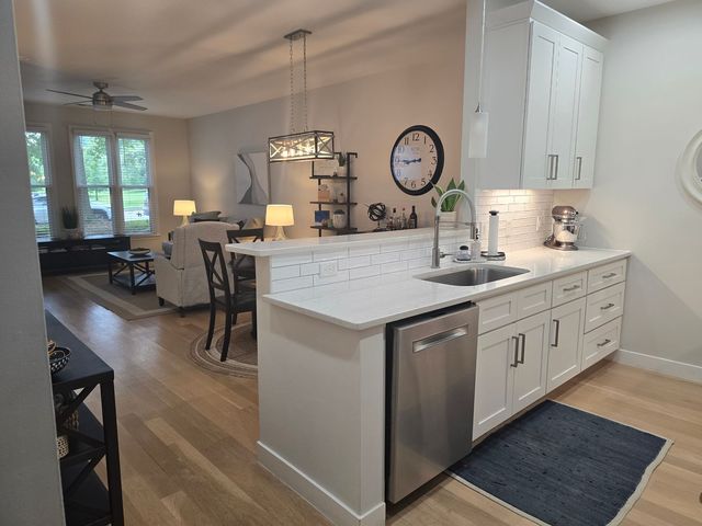 1066 Washington St #102, Raleigh, NC 27605