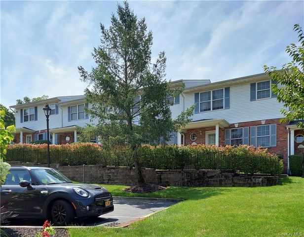 21 Jamie Court, Suffern, NY 10901