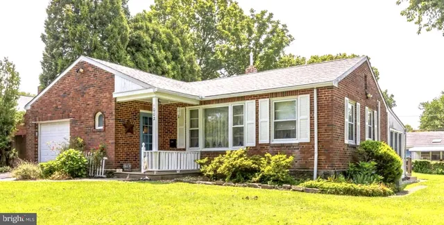 1002 Edann Rd, Oreland, PA 19075