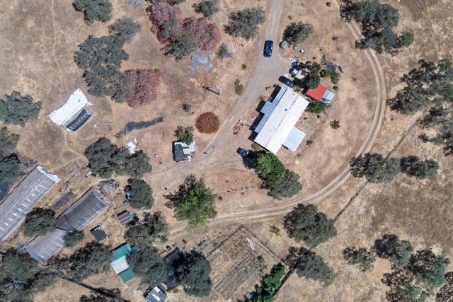 45682 Columbine Ln, Squaw Valley, CA 93675