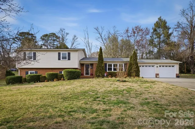 1405 Lower Creek Dr NE, Lenoir, NC 28645