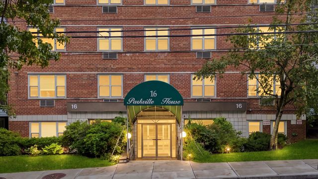 16 Lake St #7J, White Plains, NY 10603