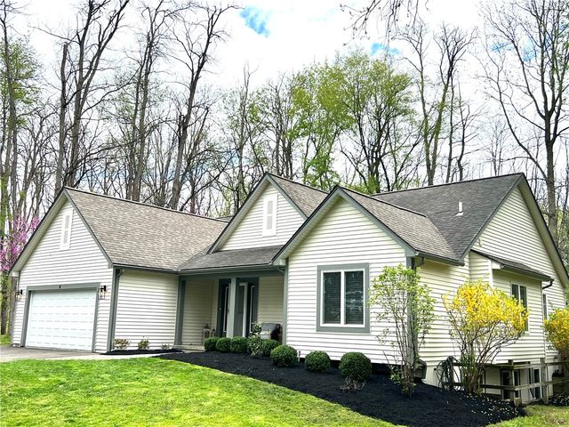 4 Thornell Rd, Pittsford, NY 14534
