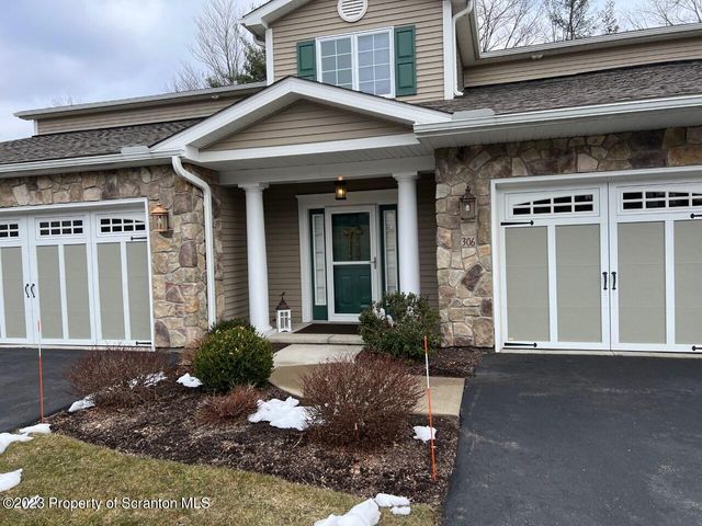 306 Country Club Rd, Clarks Summit, PA 18411