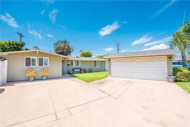 243 S  Gardenglen St, West Covina, CA 91790