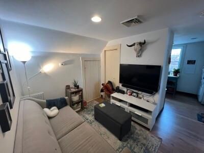 7-9 Jay St #3F, Somerville, MA 02144