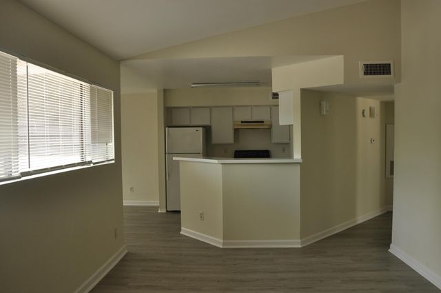 7200 T C Jester Blvd #104, Houston, TX 77088