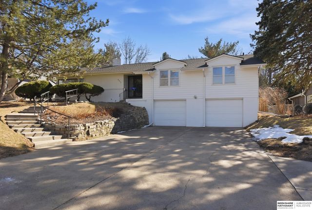6477 Cuming St, Omaha, NE 68132