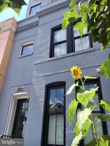 2298 Champlain St NW #B, Washington, DC 20009