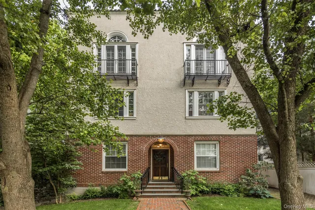 15 Meadow Avenue #6, Bronxville, NY 10708