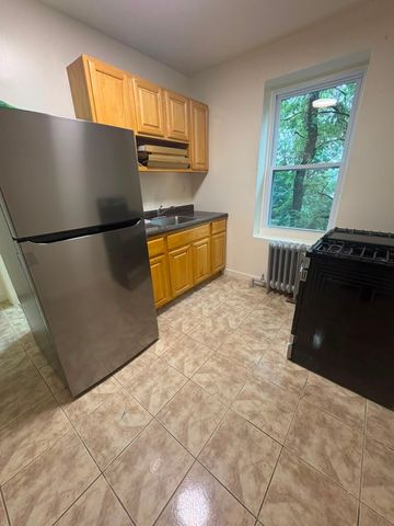 54 Saratoga Ave #3R, Yonkers, NY 10705