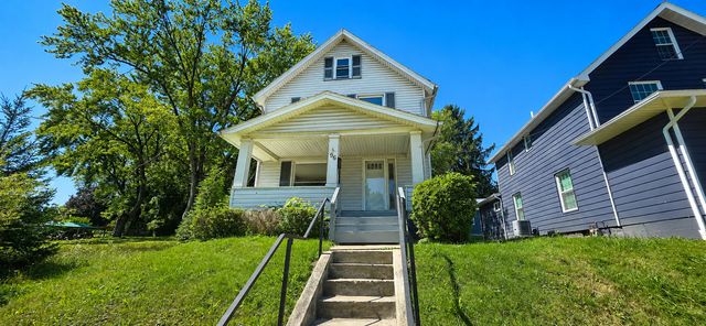 96 Parkway St, Struthers, OH 44471