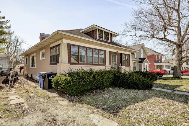 405 W  Market St, Columbia City, IN 46725