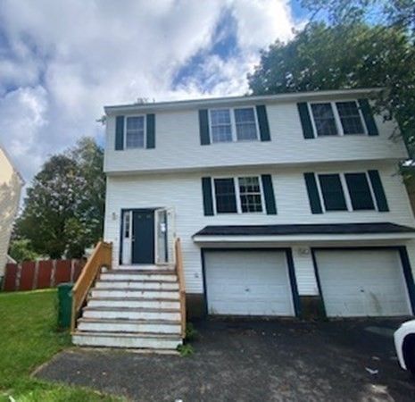 45 Townsend Ave, Lowell, MA 01854