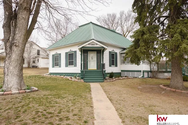 350 W  7th St, Nelson, NE 68961