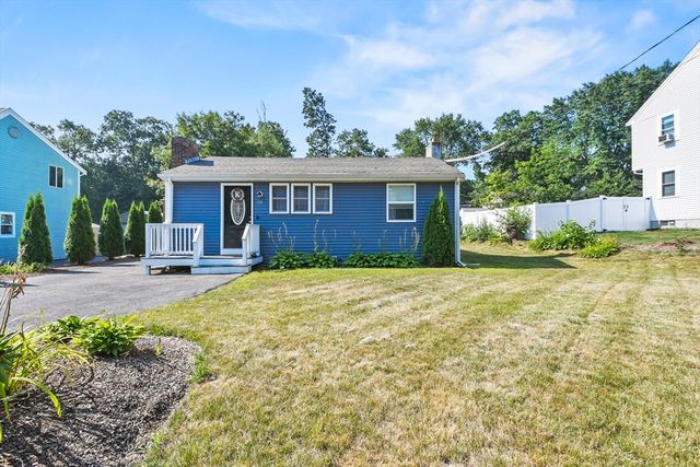 29 Hayes Rd, East Bridgewater, MA 02333