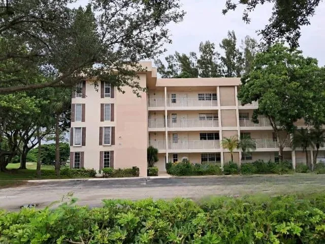 3051 S Palm Aire Drive #110, Pompano Beach, FL 33069