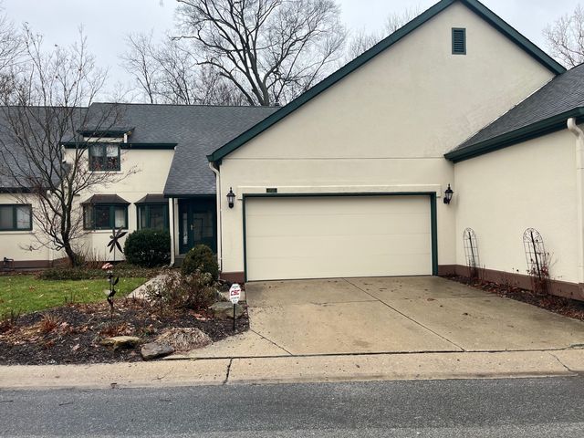 1752 Glencary Crst, Indianapolis, IN 46228