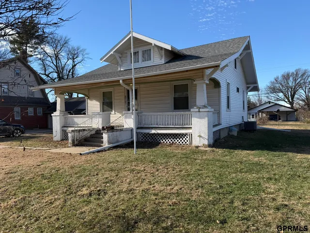 1527 H St, Fairbury, NE 68352