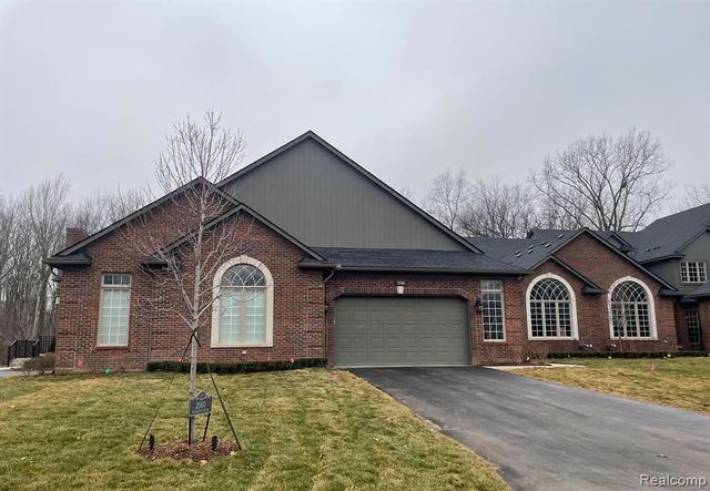 2640 Barberry Dr, Shelby Township, MI 48316
