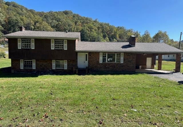 147 Circle Dr, Oceana, WV 24870