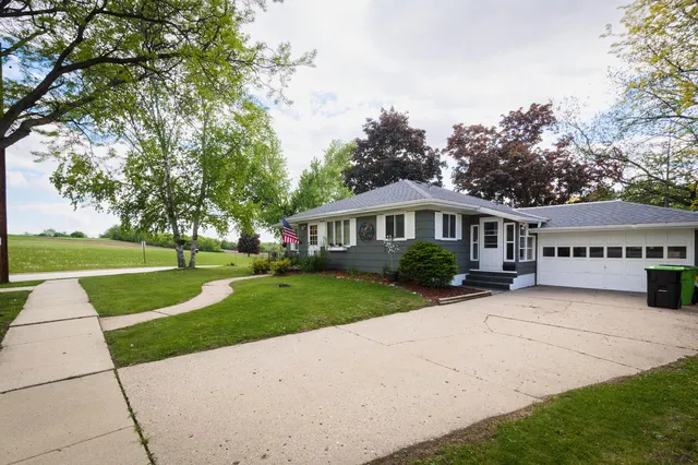 525 Janssen AVENUE, Mayville, WI 53050