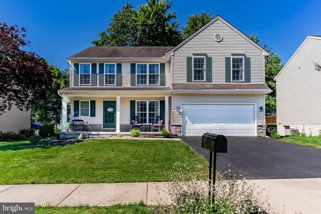 602 Brisbain Ln, Enola, PA 17025
