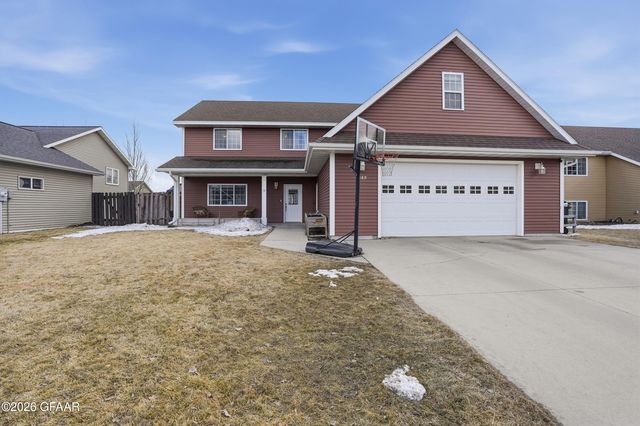 2189 41st Ave S, Grand Forks, ND 58201