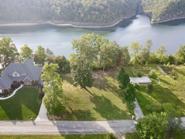 670 Water Cliff Dr, Somerset, KY 42503