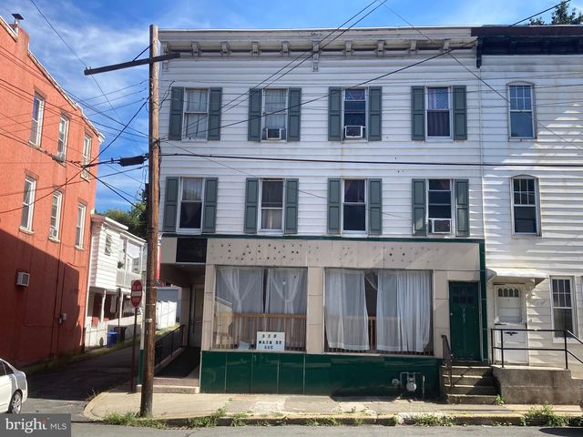 701 W  Market St, Pottsville, PA 17901