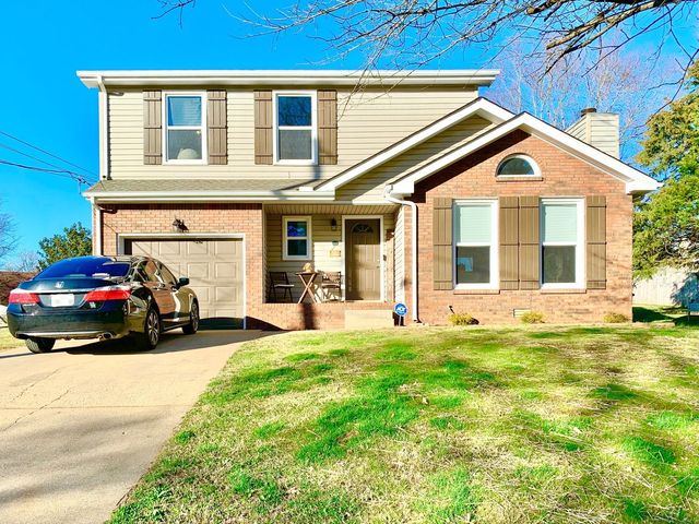 221 Sherwood Hills Dr, Clarksville, TN 37042