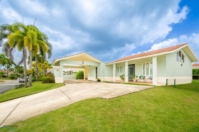 177 Camino Bucare, Dorado, PR 00646