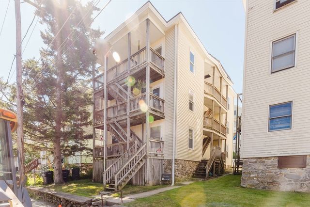 37 River St, Southbridge, MA 01550