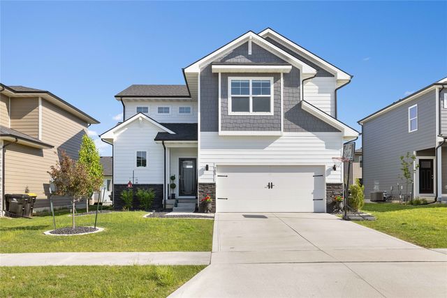 705 SE Booth Ave, Waukee, IA 50263