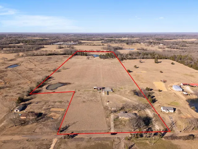1699 County Road 3240, Mount Pleasant, TX 75455