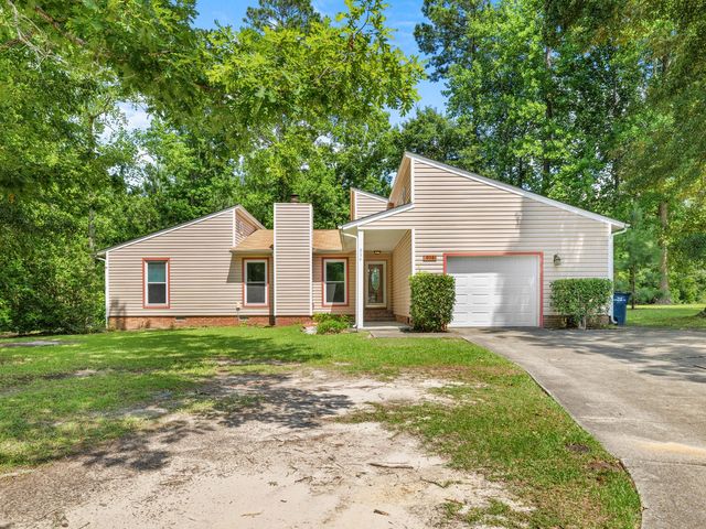 934 Welsh Ln, Jacksonville, NC 28546