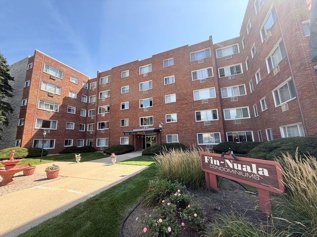 222 Madison St #213, Joliet, IL 60435