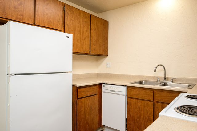 451 W  Broadway #451-04, Eugene, OR 97401