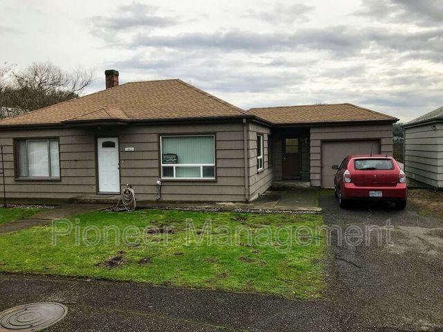 1063 NE Barager Ave  #B, Roseburg, OR 97470