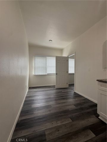 2001 Cedar Ave #13, Long Beach, CA 90806